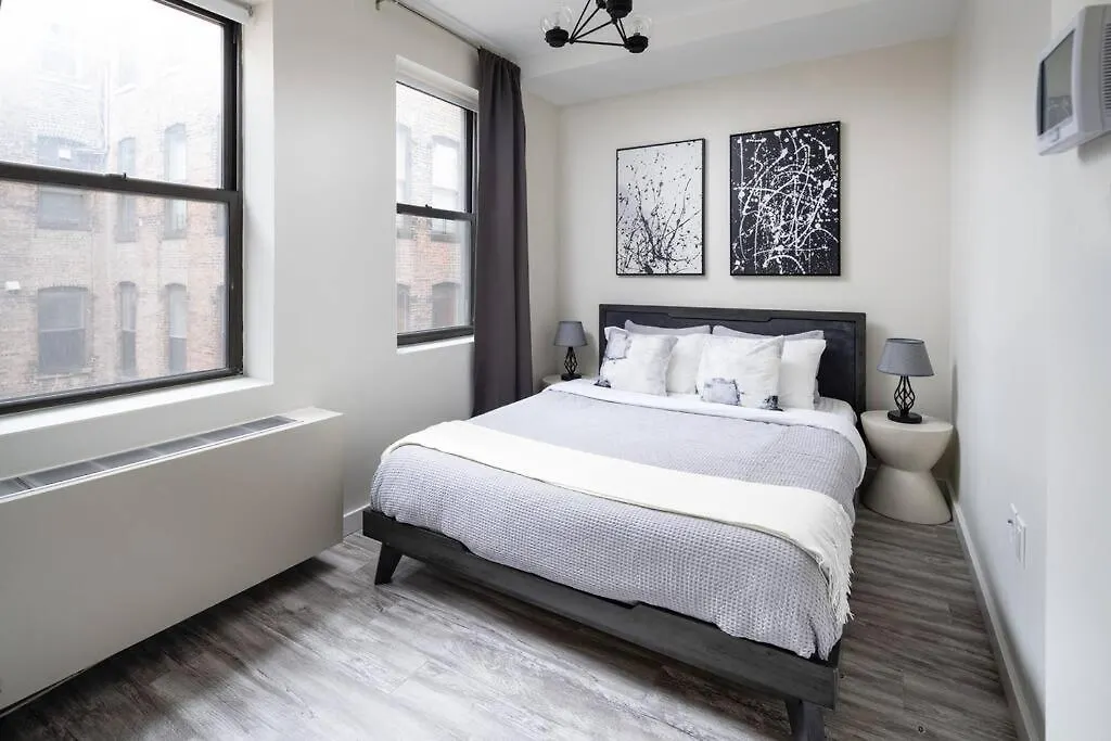 Modern Spacious Apartment In Chelsea New York USA