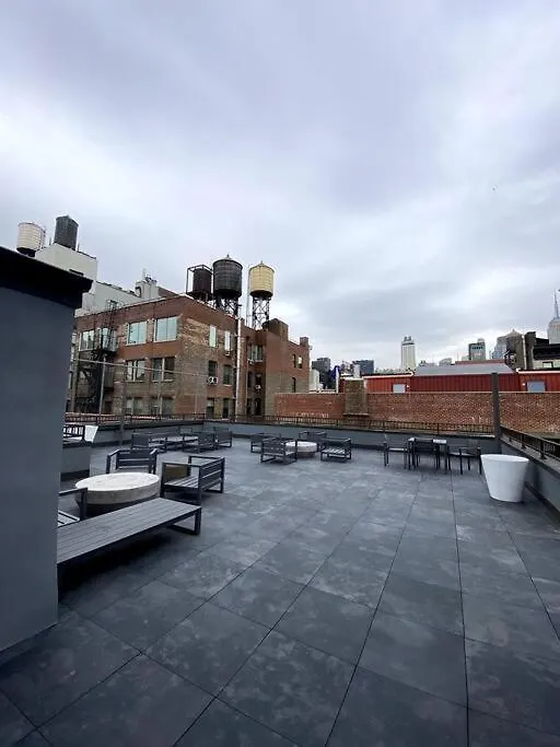Modern Spacious Apartment In Chelsea New York